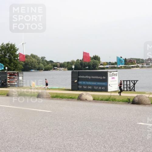 15.06.2025 - 27. Vierlanden-Triathlon H.Heesch http://msf.ph/oto/7997616 15.06.2025 11:33:14 Radfahren 173, 755, 757, 950 meine-sportfotos.de