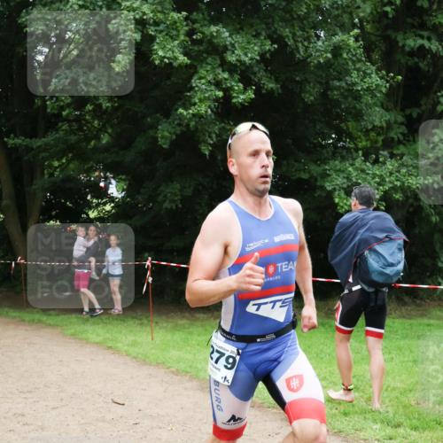 21.06.2025 - 27. Vierlanden-Triathlon Lena Gebhardt http://msf.ph/oto/7997633 15.06.2025 13:55:26 Laufen 202, 279, 4 meine-sportfotos.de