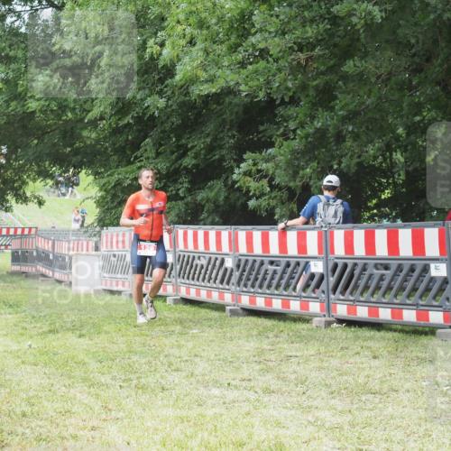21.06.2025 - 27. Vierlanden-Triathlon KatJ http://msf.ph/oto/7997644 15.06.2025 12:51:12 Ziel 129 meine-sportfotos.de