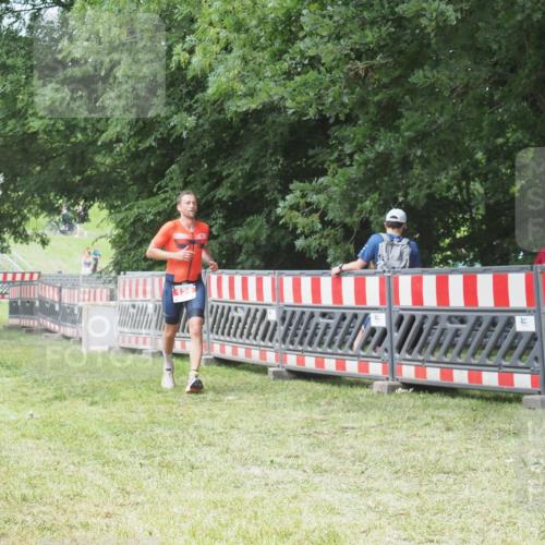 21.06.2025 - 27. Vierlanden-Triathlon KatJ http://msf.ph/oto/7997656 15.06.2025 12:51:13 Ziel 129 meine-sportfotos.de