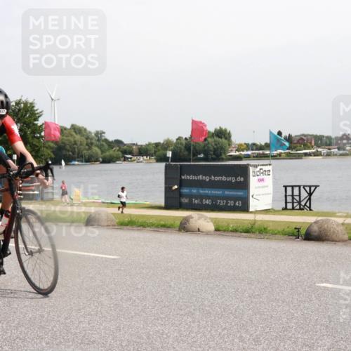 15.06.2025 - 27. Vierlanden-Triathlon H.Heesch http://msf.ph/oto/7997661 15.06.2025 11:33:30 Radfahren 157, 732 meine-sportfotos.de