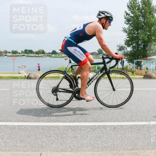21.06.2025 - 27. Vierlanden-Triathlon H.Heesch http://msf.ph/oto/7997678 15.06.2025 12:26:47 Radfahren 984, 985, 986, 987, 988 meine-sportfotos.de
