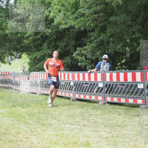 21.06.2025 - 27. Vierlanden-Triathlon KatJ http://msf.ph/oto/7997683 15.06.2025 12:51:13 Ziel 129 meine-sportfotos.de