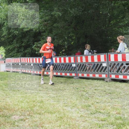 21.06.2025 - 27. Vierlanden-Triathlon KatJ http://msf.ph/oto/7997697 15.06.2025 12:51:14 Ziel 129 meine-sportfotos.de
