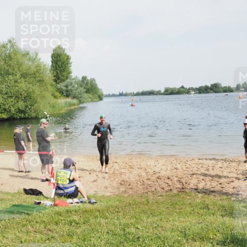 21.06.2025 - 27. Vierlanden-Triathlon MichiJ http://msf.ph/oto/7997729 15.06.2026 09:59:45 Schwimmen 266 meine-sportfotos.de