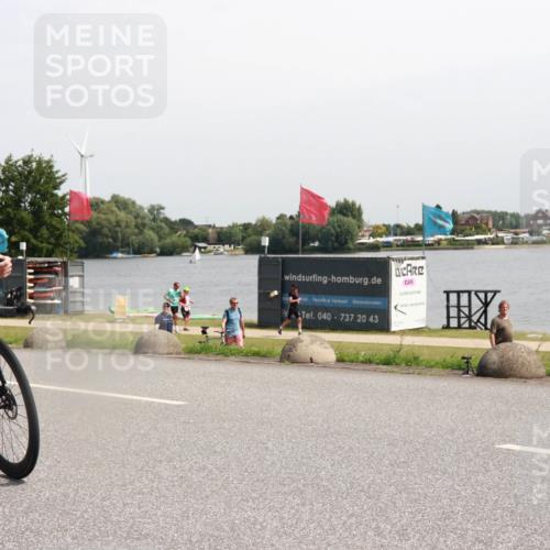 15.06.2025 - 27. Vierlanden-Triathlon H.Heesch http://msf.ph/oto/7997734 15.06.2025 11:33:52 Radfahren 238, 661, 692 meine-sportfotos.de
