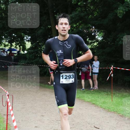 21.06.2025 - 27. Vierlanden-Triathlon Lena Gebhardt http://msf.ph/oto/7997749 15.06.2025 13:55:36 Laufen 20, 1293 meine-sportfotos.de