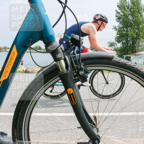 21.06.2025 - 27. Vierlanden-Triathlon H.Heesch http://msf.ph/oto/7997755 15.06.2025 12:26:48 Radfahren 984, 985, 986, 987, 988 meine-sportfotos.de