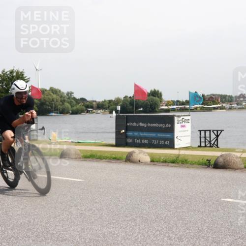15.06.2025 - 27. Vierlanden-Triathlon H.Heesch http://msf.ph/oto/7997764 15.06.2025 11:34:04 Radfahren 221 meine-sportfotos.de