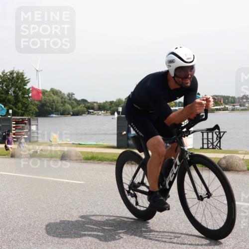 15.06.2025 - 27. Vierlanden-Triathlon H.Heesch http://msf.ph/oto/7997771 15.06.2025 11:34:04 Radfahren 221 meine-sportfotos.de