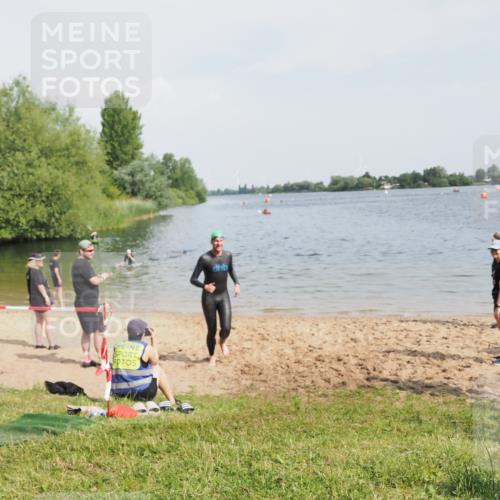 21.06.2025 - 27. Vierlanden-Triathlon MichiJ http://msf.ph/oto/7997778 15.06.2026 09:59:46 Schwimmen 266 meine-sportfotos.de