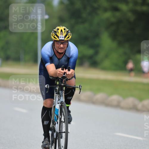 21.06.2025 - 27. Vierlanden-Triathlon H.Heesch http://msf.ph/oto/7997793 15.06.2025 12:26:00 Radfahren 731, 836 meine-sportfotos.de