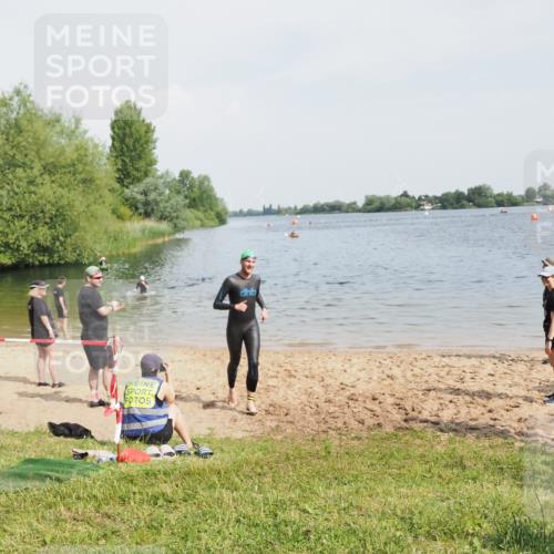 21.06.2025 - 27. Vierlanden-Triathlon MichiJ http://msf.ph/oto/7997795 15.06.2026 09:59:46 Schwimmen 266 meine-sportfotos.de