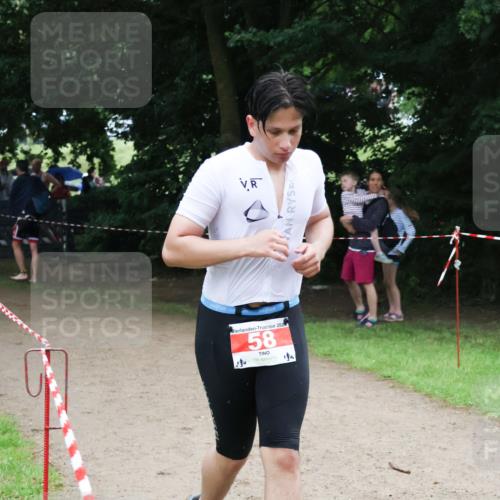 21.06.2025 - 27. Vierlanden-Triathlon Lena Gebhardt http://msf.ph/oto/7997830 15.06.2025 13:55:41 Laufen 58 meine-sportfotos.de