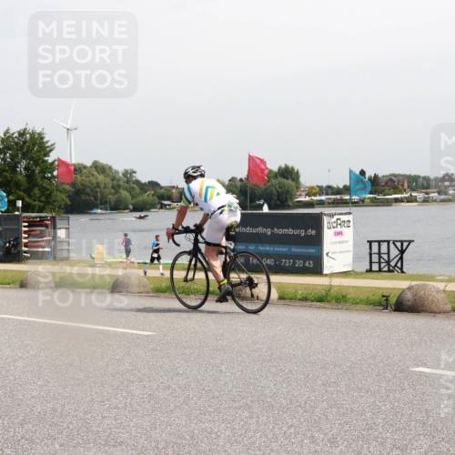 15.06.2025 - 27. Vierlanden-Triathlon H.Heesch http://msf.ph/oto/7997846 15.06.2025 11:34:18 Radfahren 685 meine-sportfotos.de