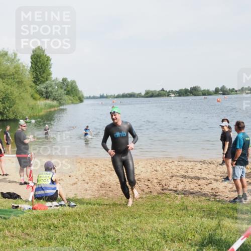 21.06.2025 - 27. Vierlanden-Triathlon MichiJ http://msf.ph/oto/7997848 15.06.2026 09:59:47 Schwimmen 266 meine-sportfotos.de