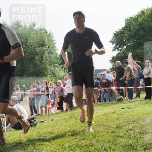 15.06.2025 - 27. Vierlanden-Triathlon KatJ http://msf.ph/oto/7997888 15.06.2025 09:55:59 Schwimmen 280, 283, 308, 310, 312, 322, 331, 338 meine-sportfotos.de