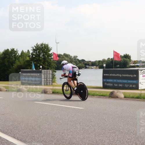 15.06.2025 - 27. Vierlanden-Triathlon H.Heesch http://msf.ph/oto/7997908 15.06.2025 09:43:00 Radfahren 196 meine-sportfotos.de