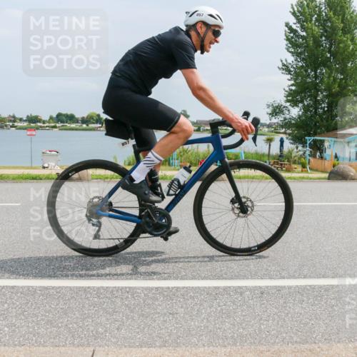 21.06.2025 - 27. Vierlanden-Triathlon H.Heesch http://msf.ph/oto/7997909 15.06.2025 12:28:06 Radfahren 845, 857, 892 meine-sportfotos.de