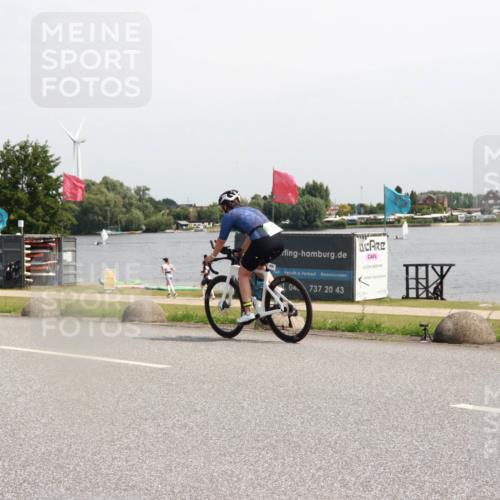 15.06.2025 - 27. Vierlanden-Triathlon H.Heesch http://msf.ph/oto/7997933 15.06.2025 11:34:37 Radfahren 250, 740, 822 meine-sportfotos.de