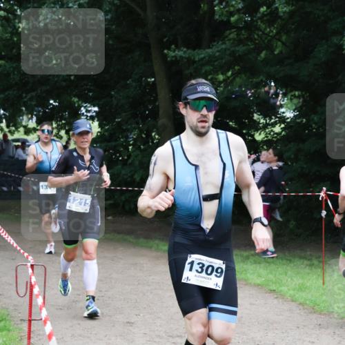 21.06.2025 - 27. Vierlanden-Triathlon Lena Gebhardt http://msf.ph/oto/7997940 15.06.2025 13:55:53 Laufen 13, 1215, 202, 1309 meine-sportfotos.de