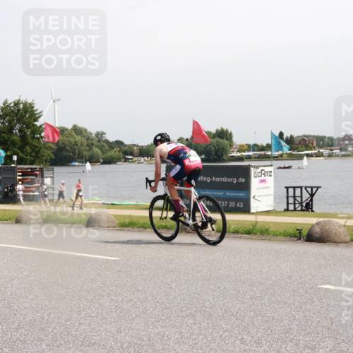 15.06.2025 - 27. Vierlanden-Triathlon H.Heesch http://msf.ph/oto/7997953 15.06.2025 11:34:40 Radfahren 740, 935 meine-sportfotos.de