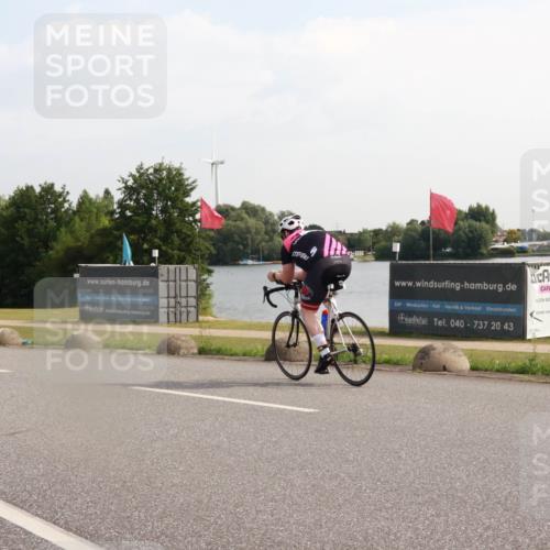 15.06.2025 - 27. Vierlanden-Triathlon H.Heesch http://msf.ph/oto/7997971 15.06.2025 09:44:04 Radfahren 241 meine-sportfotos.de