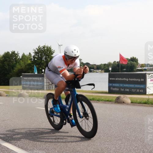 15.06.2025 - 27. Vierlanden-Triathlon H.Heesch http://msf.ph/oto/7997982 15.06.2025 09:44:12 Radfahren 27, 39, 54, 216, 241 meine-sportfotos.de