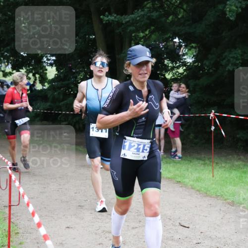 21.06.2025 - 27. Vierlanden-Triathlon Lena Gebhardt http://msf.ph/oto/7997985 15.06.2025 13:55:55 Laufen 118, 1215 meine-sportfotos.de