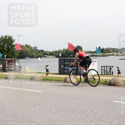 15.06.2025 - 27. Vierlanden-Triathlon H.Heesch http://msf.ph/oto/7997998 15.06.2025 11:34:52 Radfahren 707, 760, 894 meine-sportfotos.de