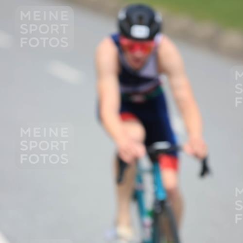 21.06.2025 - 27. Vierlanden-Triathlon H.Heesch http://msf.ph/oto/7998012 15.06.2025 12:26:45 Radfahren 860, 984, 985, 986, 987, 988 meine-sportfotos.de