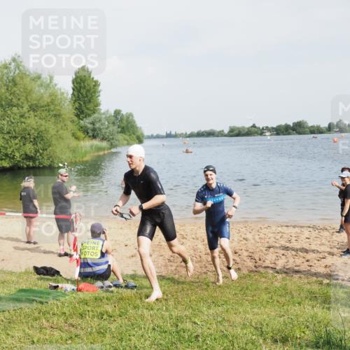 21.06.2025 - 27. Vierlanden-Triathlon MichiJ http://msf.ph/oto/7998025 15.06.2026 09:59:57 Schwimmen 351, 358 meine-sportfotos.de