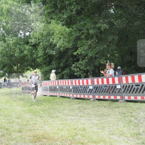 21.06.2025 - 27. Vierlanden-Triathlon KatJ http://msf.ph/oto/7998035 15.06.2025 12:52:32 Ziel 735 meine-sportfotos.de