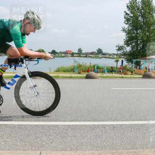 21.06.2025 - 27. Vierlanden-Triathlon H.Heesch http://msf.ph/oto/7998036 15.06.2025 12:29:11 Radfahren 963 meine-sportfotos.de