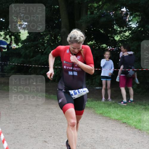 21.06.2025 - 27. Vierlanden-Triathlon Lena Gebhardt http://msf.ph/oto/7998037 15.06.2025 13:55:56 Laufen 1184 meine-sportfotos.de