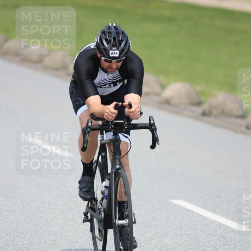 21.06.2025 - 27. Vierlanden-Triathlon H.Heesch http://msf.ph/oto/7998038 15.06.2025 12:27:23 Radfahren 874 meine-sportfotos.de