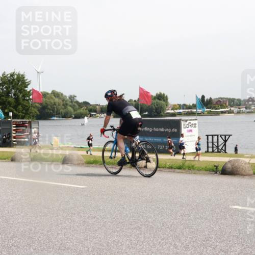 15.06.2025 - 27. Vierlanden-Triathlon H.Heesch http://msf.ph/oto/7998042 15.06.2025 11:34:54 Radfahren 638, 707, 760, 894, 961 meine-sportfotos.de