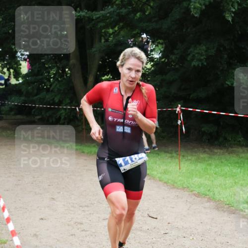 21.06.2025 - 27. Vierlanden-Triathlon Lena Gebhardt http://msf.ph/oto/7998050 15.06.2025 13:55:57 Laufen 1184 meine-sportfotos.de