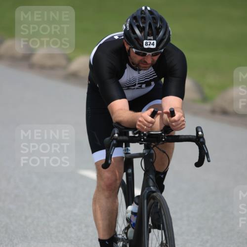 21.06.2025 - 27. Vierlanden-Triathlon H.Heesch http://msf.ph/oto/7998059 15.06.2025 12:27:24 Radfahren 874 meine-sportfotos.de