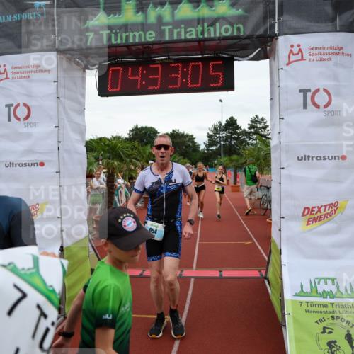 15.06.2025 - 7 Türme Triathlon Michael Strokosch http://msf.ph/oto/7998061 15.06.2025 14:33:05 Ziel 197, 527, 654, 909, 1086, 1094 meine-sportfotos.de