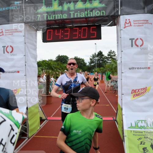 15.06.2025 - 7 Türme Triathlon Michael Strokosch http://msf.ph/oto/7998071 15.06.2025 14:33:05 Ziel 197, 527, 654, 909, 1086, 1094 meine-sportfotos.de