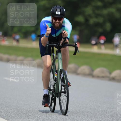 21.06.2025 - 27. Vierlanden-Triathlon H.Heesch http://msf.ph/oto/7998097 15.06.2025 12:27:34 Radfahren 763, 783, 786 meine-sportfotos.de