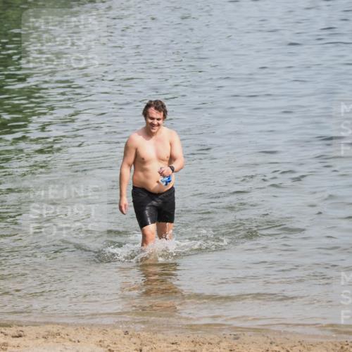 21.06.2025 - 27. Vierlanden-Triathlon MichiJ http://msf.ph/oto/7998109 15.06.2026 10:00:04 Schwimmen 351, 358 meine-sportfotos.de