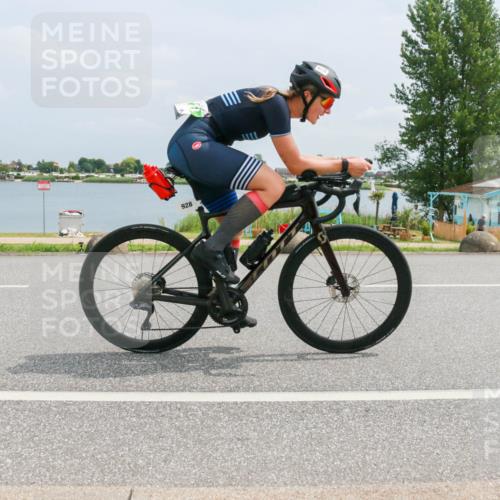 21.06.2025 - 27. Vierlanden-Triathlon H.Heesch http://msf.ph/oto/7998121 15.06.2025 12:29:34 Radfahren 928 meine-sportfotos.de