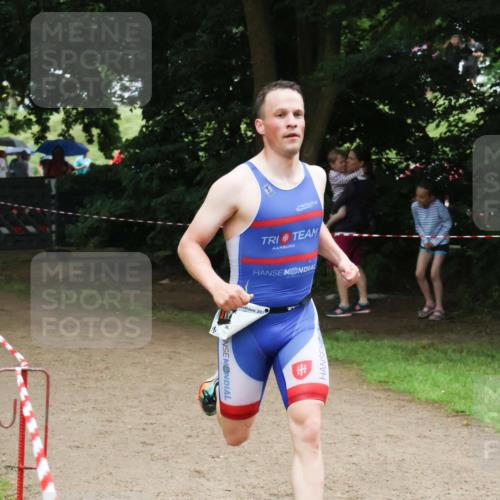 21.06.2025 - 27. Vierlanden-Triathlon Lena Gebhardt http://msf.ph/oto/7998216 15.06.2025 13:56:32 Laufen  meine-sportfotos.de
