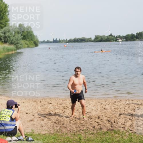 21.06.2025 - 27. Vierlanden-Triathlon MichiJ http://msf.ph/oto/7998242 15.06.2026 10:00:13 Schwimmen 290 meine-sportfotos.de