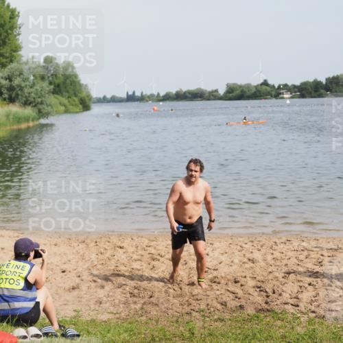 21.06.2025 - 27. Vierlanden-Triathlon MichiJ http://msf.ph/oto/7998247 15.06.2026 10:00:13 Schwimmen 290 meine-sportfotos.de