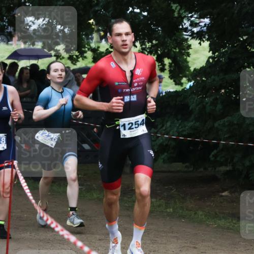 21.06.2025 - 27. Vierlanden-Triathlon Lena Gebhardt http://msf.ph/oto/7998259 15.06.2025 13:56:33 Laufen 20, 58, 226, 2025, 1254, 14 meine-sportfotos.de