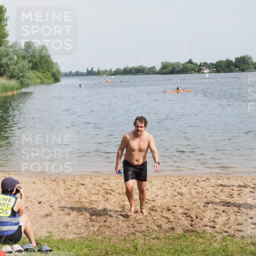 21.06.2025 - 27. Vierlanden-Triathlon MichiJ http://msf.ph/oto/7998261 15.06.2026 10:00:14 Schwimmen 290 meine-sportfotos.de