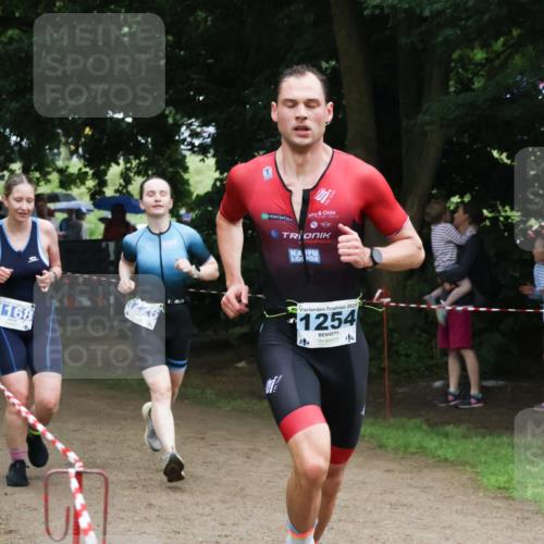 21.06.2025 - 27. Vierlanden-Triathlon Lena Gebhardt http://msf.ph/oto/7998283 15.06.2025 13:56:34 Laufen 1165, 1, 2025, 1254, 114 meine-sportfotos.de